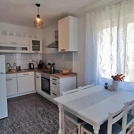 Apartment D&d Drvenik (Split-Dalmatia)